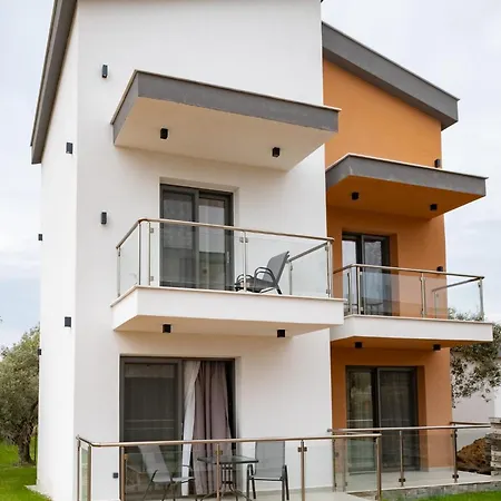 Sotiris Luxury Limenária